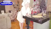 сестра жены после душа