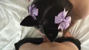 сосет член