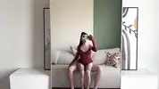 скачет на члене перед зеркалом