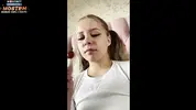 включила селфи камеру