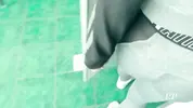 уединились в кабинке туалета на заправке