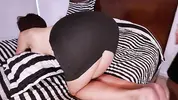 девушка на четверьках ждет оральные ласки
