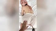 повернул эльфийку раком и жестко отымел