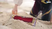 пиратка воюет за сундук с сокровищами