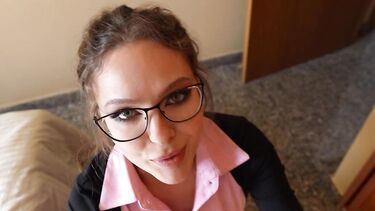 Быстрый отсос от горячей мачехи с большим сливом на одежду