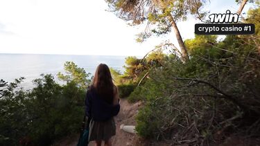 Русская пара трахается на высоком берегу в лесу с видом на море