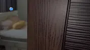 снимает стрим, засовывая игрушку в задницу