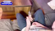 потер волшебную елочку и загадал желание