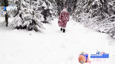 Музыкальный порно клип с трахающейся в лесу русской Снегурочкой