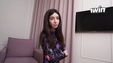 Мужик уломал лучшего друга вместе трахнуть его худую жену Katty West