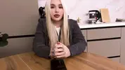просит сводного брата деньги взаймы