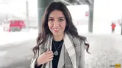 публичный агент знакомится с девушкой на перроне