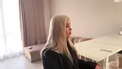 риэлторша впаривает квартиру клиенту