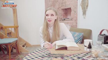 Dolly Rud: Сводный брат помогает сводной сестре снять секс видео для Онлика
