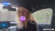 пассажирка полезла сосать хуй водителю