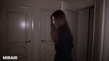 маленькая попка: Первый клиент шлюхи! 18-летняя эскортница впервые трахается за деньги