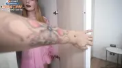 фантастическая девушка готова выполнить любые желания