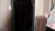 с порога полезла к ширинке парня