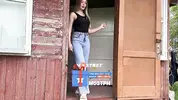милашка приехала на дачу и встречает соседа