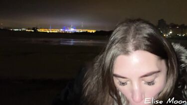 Elise Moon: Русская девушка в шубе делает минет на улице на сильном морозе