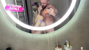 Качок отодрал жену в ванной перед зеркалом