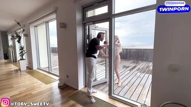 Соседка любовница: Богач изменил жене на вилле со слабой на передок соседкой