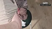 ебет незнакомку сзади полубоком
