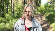 блондинка просит учителя лишить ее девственности