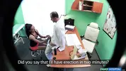 смазывает хуй врача новым лубрикантом