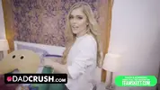 падчерица разговаривает со строгим отчимом
