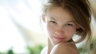 Эротика с оргазмом: Мастурбирующая и кончающая Валерия для Hegre
