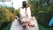 в траве ласкает хуй ногами в обуви