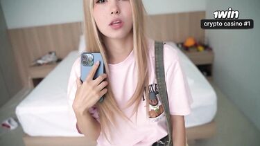 Lil Karina: Заботливая мать на связи с 18-летней школьницей, пока та сосет и трахается
