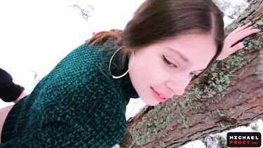 Русское на публике: Потрахаться в заснеженном парке? Да, запросто!