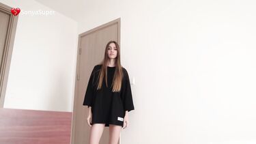 Молодая мачеха решила подружиться со мной и предложила минет без обязательств