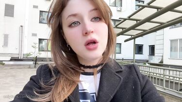 Сегодня я попробовала лесбийский секс со зрелой женщиной и мне понравилось