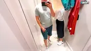 в общественном месте