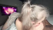 лижет яйца