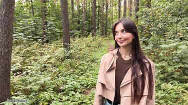 черные чулки: Познакомилась в лесу с фотографом и согласилась на домашнюю съемку