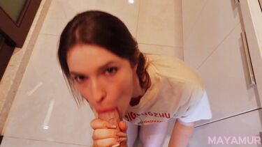 Холодильник пуст, а сводная сестра нашла себе десерт у меня в штанах!
