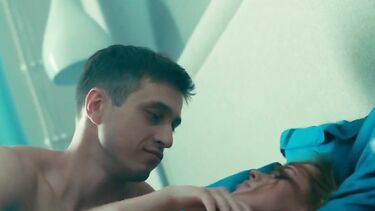 Первой в душ идет пострадавшая сторона! Екатерина Шпиц светит маленькими сиськами